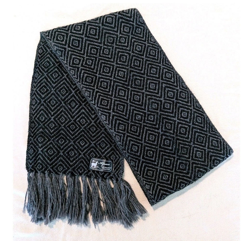 Alpaca Wool Blend Scarf Gray Black Diamond Pattern Fringe Peru Artisan
